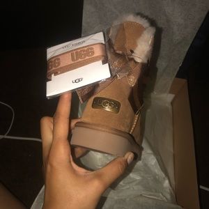 Ugg baily bow customizable
